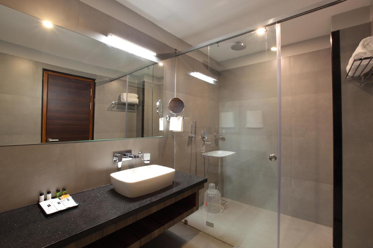 Hotel Maria Park Muvattupuzha ภายนอก รูปภาพ