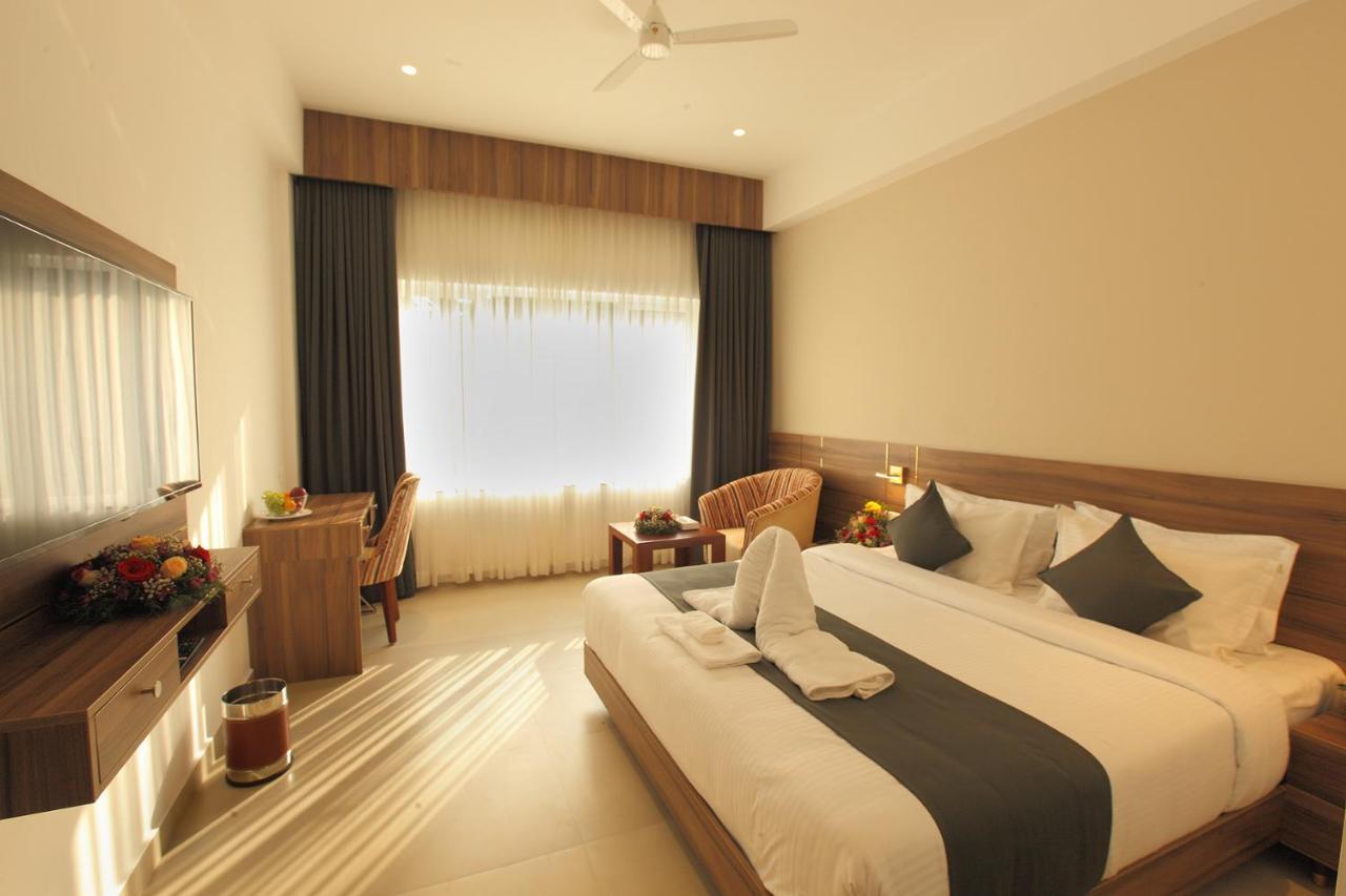 Hotel Maria Park Muvattupuzha ภายนอก รูปภาพ